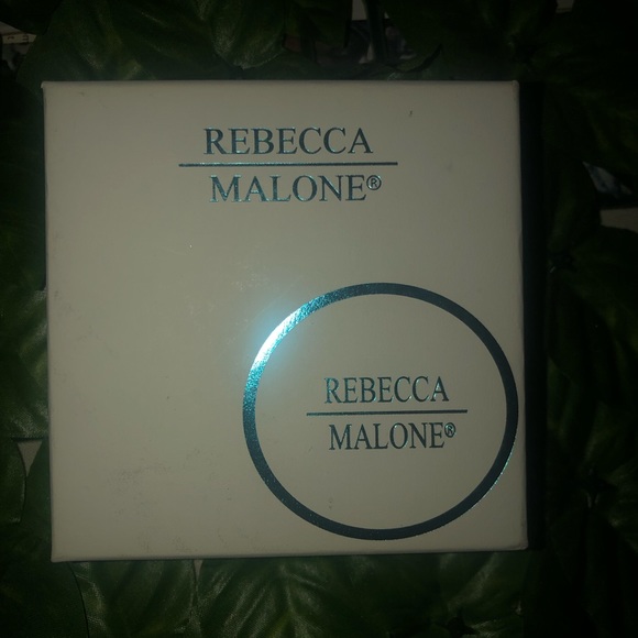 Pretty diamond look necklace and matching earrings set - Picture 6 of 6